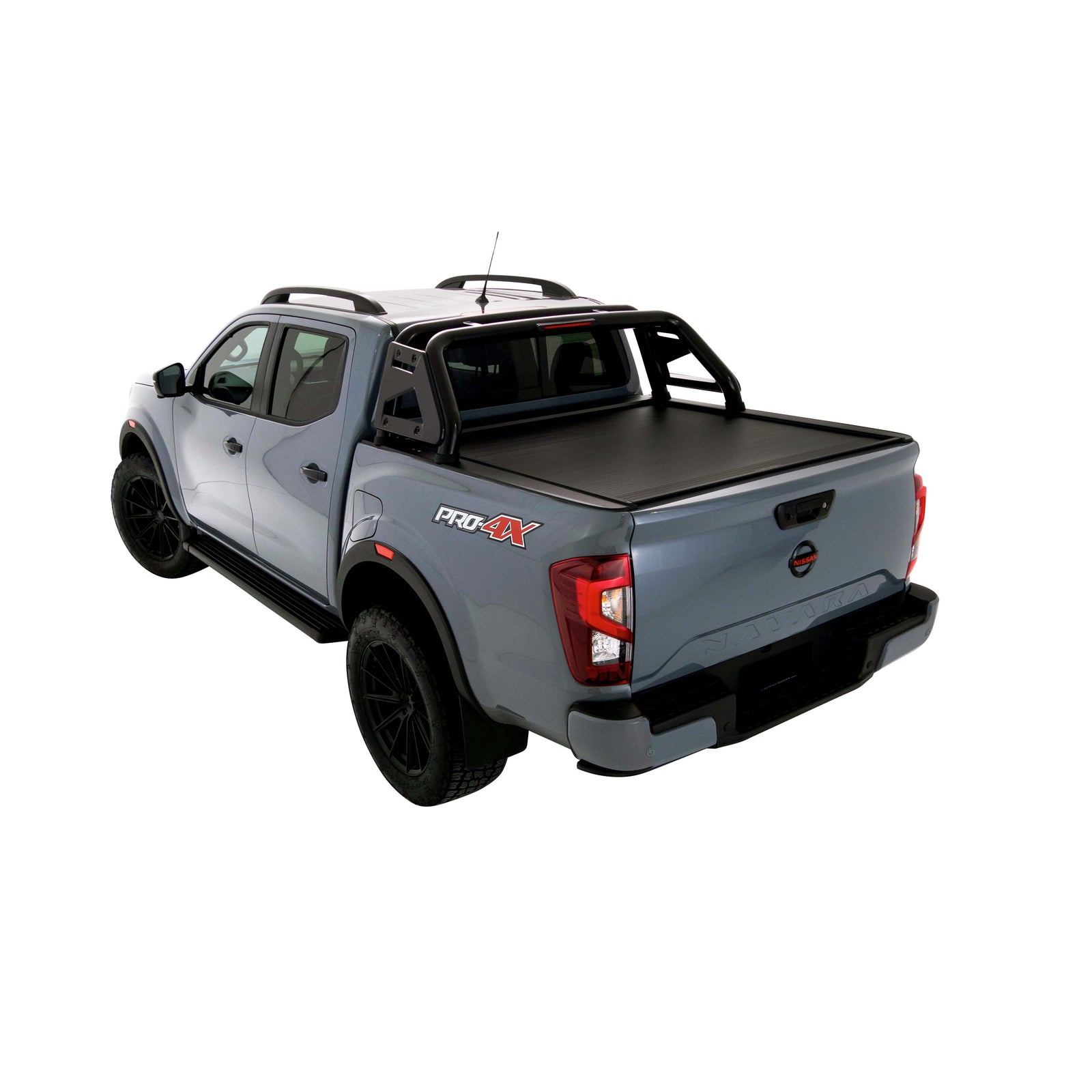 Dual Cab Nissan Navara MY21 with black sports bar Series 3 - Xtreme Ute Worx
